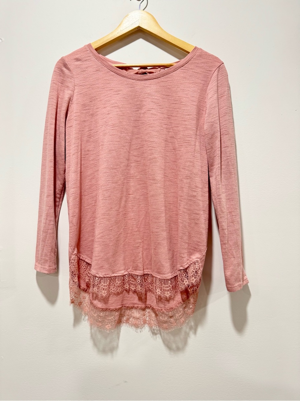 LC Lauren Conrad Pink Rose Lace Hem Tie Back Blouse‎ Size S